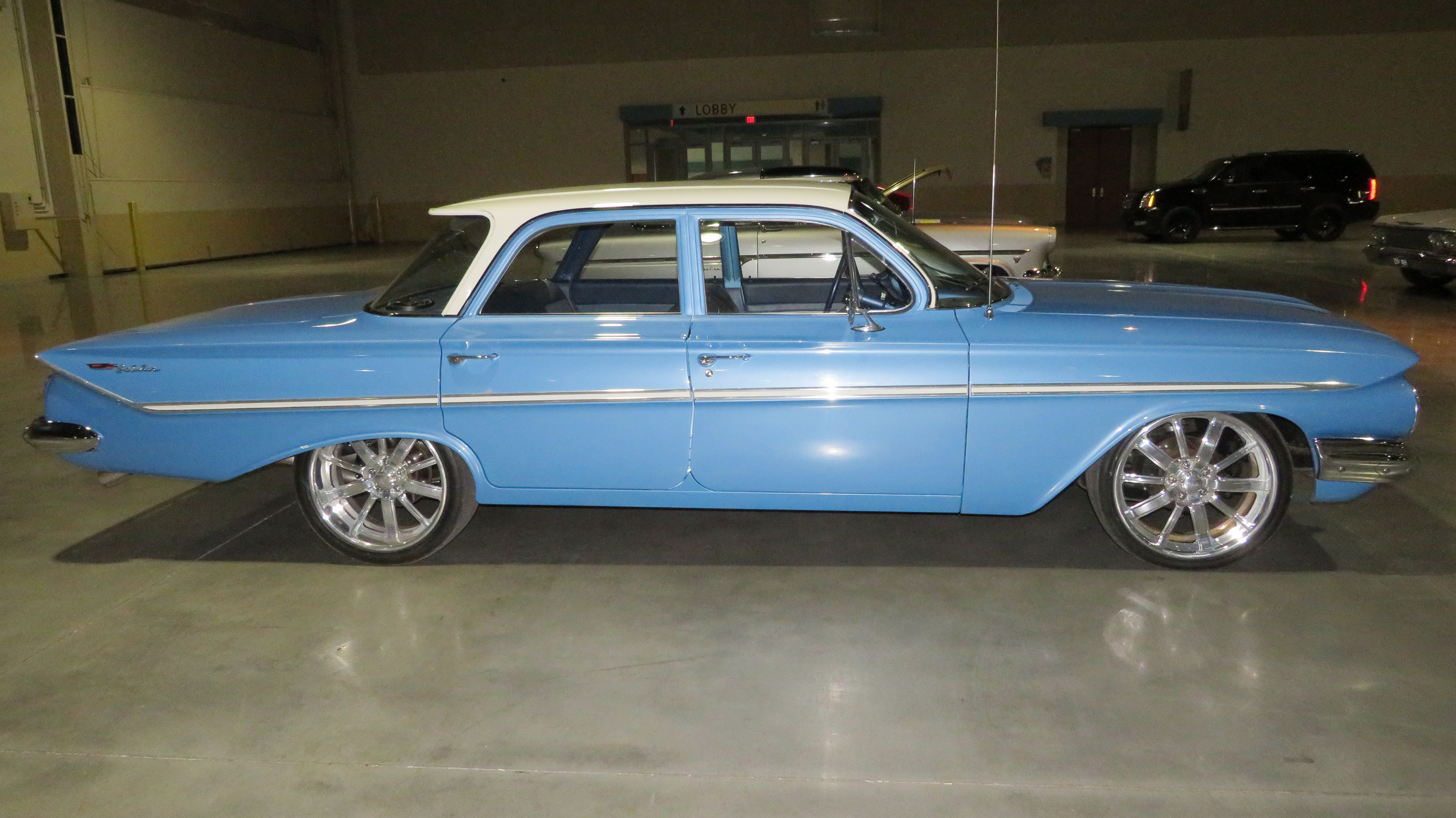 2nd Image of a 1961 CHEVROLET BELAIR