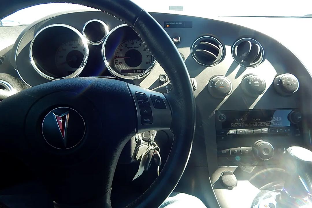 13th Image of a 2009 PONTIAC SOLSTICE