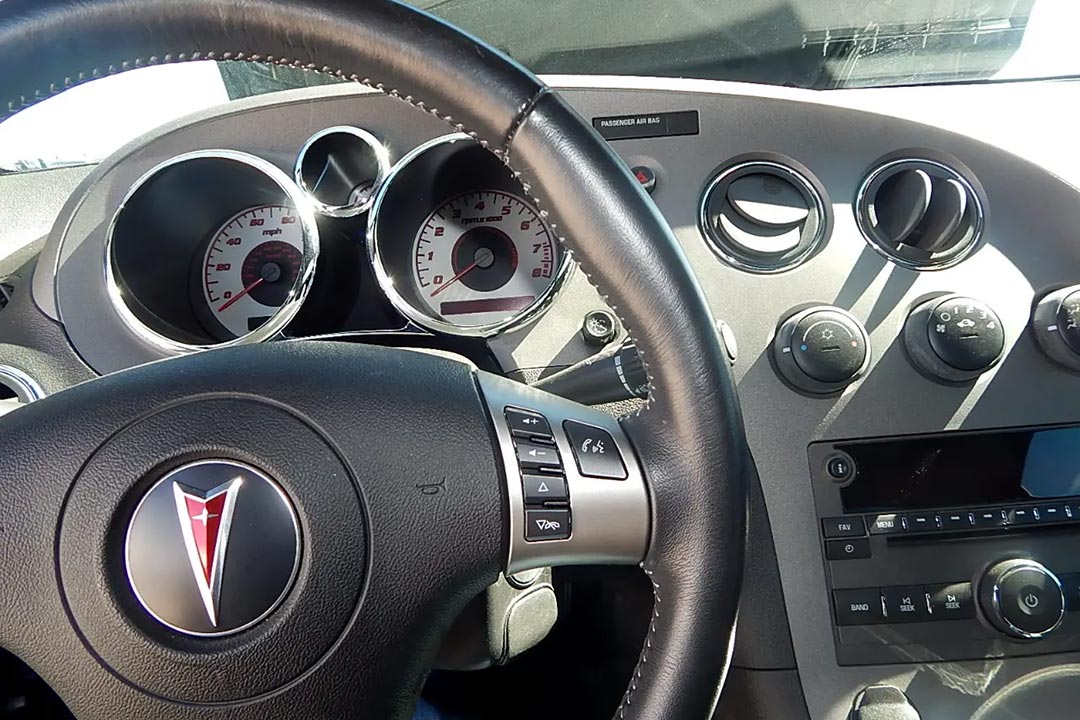 14th Image of a 2009 PONTIAC SOLSTICE