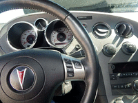 Image 15 of 20 of a 2009 PONTIAC SOLSTICE