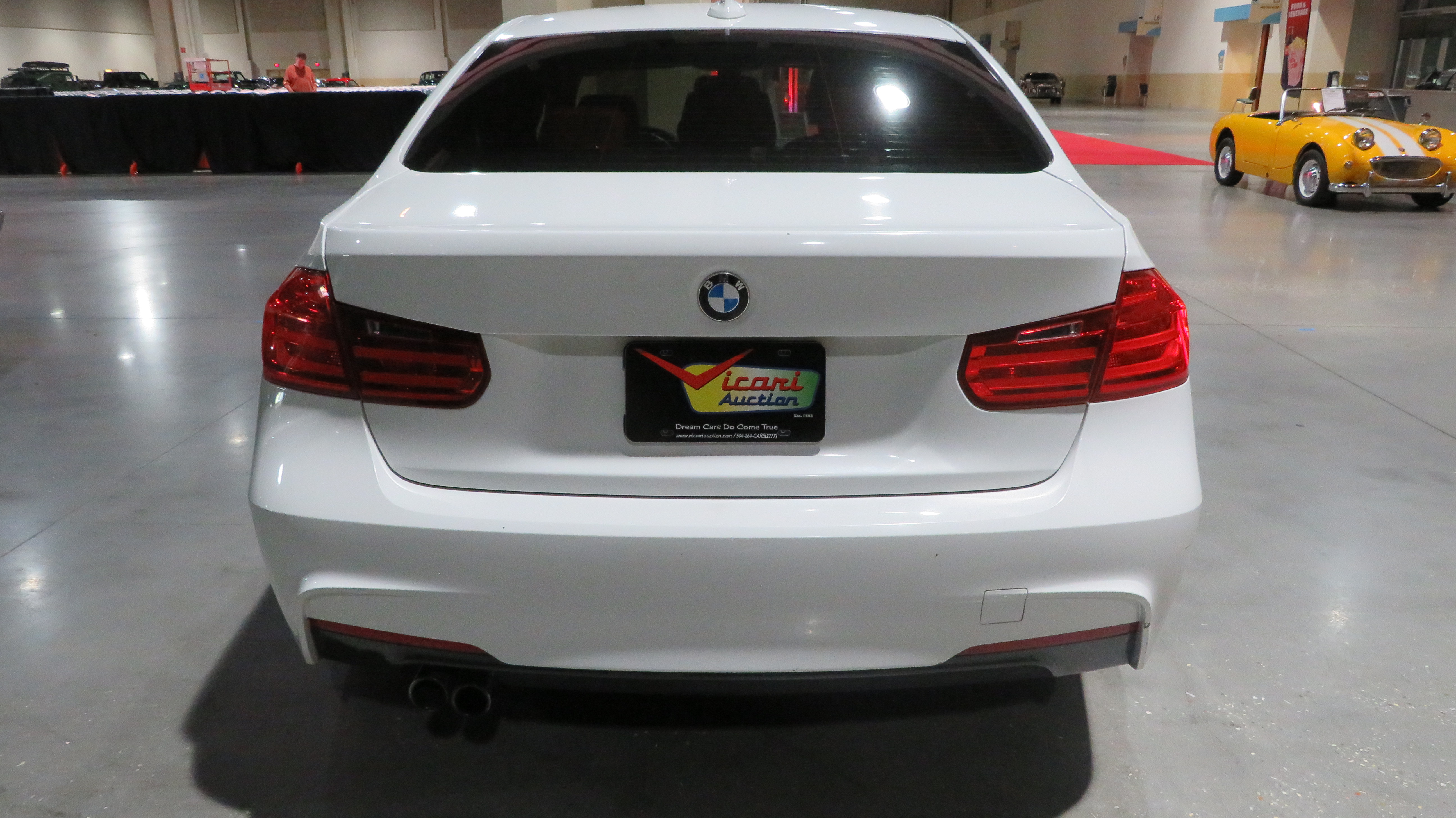 4th Image of a 2013 BMW 3 SERIES