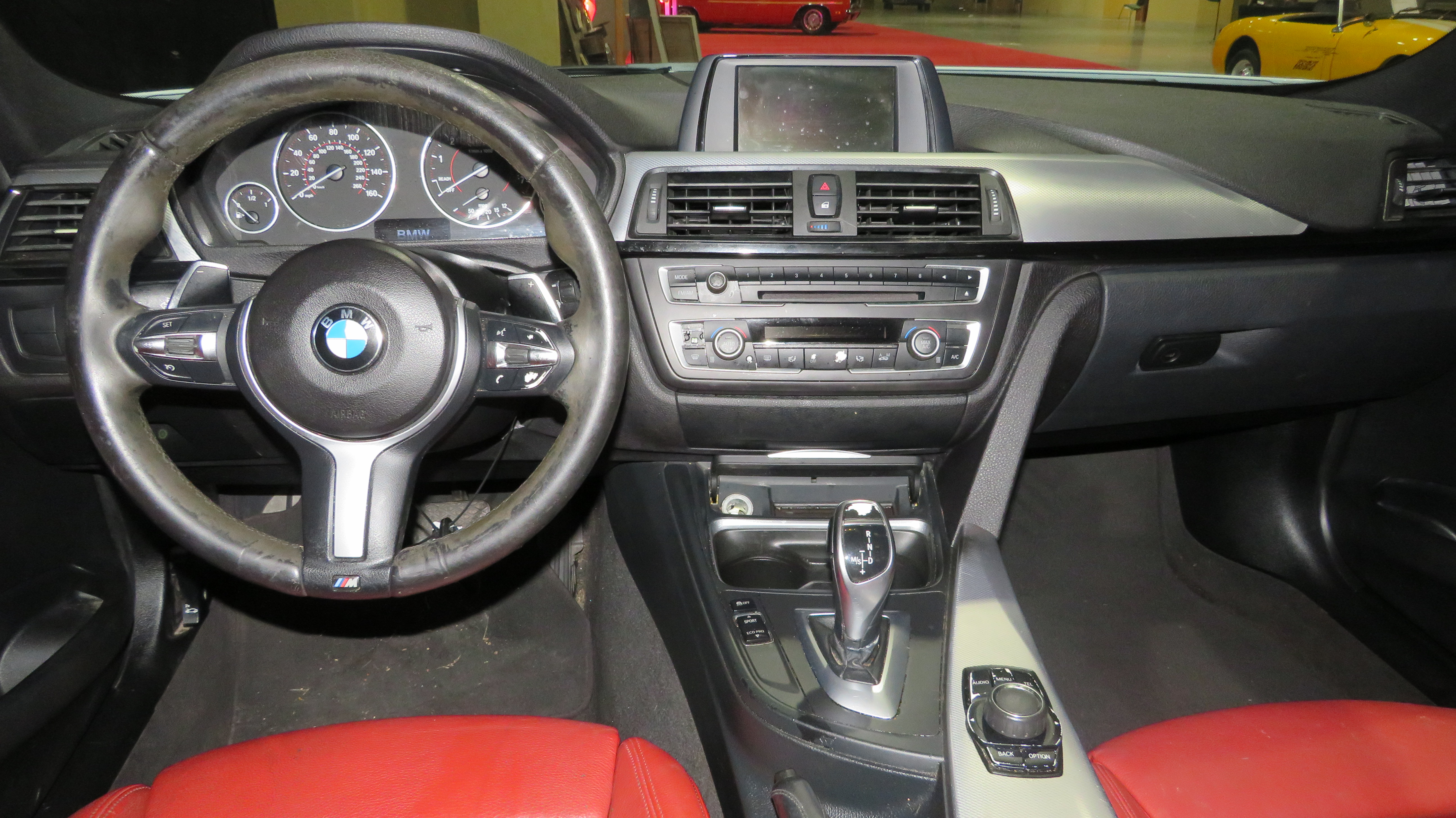 5th Image of a 2013 BMW 3 SERIES