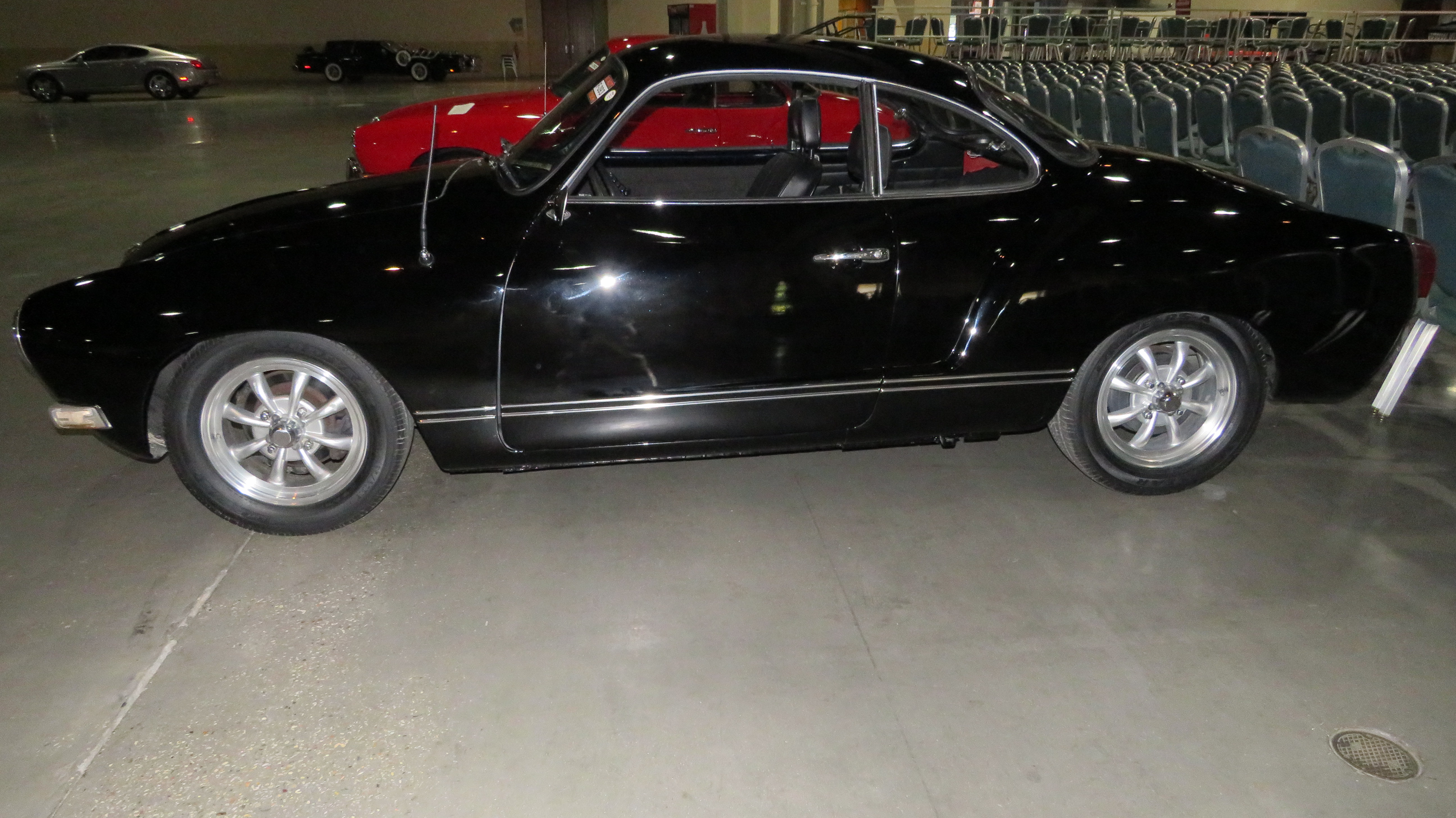 2nd Image of a 1970 VOLKSWAGEN KARMANN GHIA