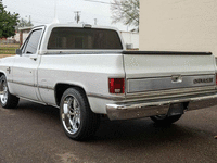 Image 3 of 29 of a 1982 CHEVROLET C10