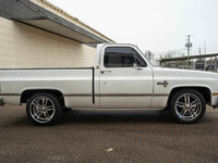 Image 6 of 29 of a 1982 CHEVROLET C10
