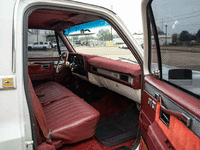 Image 17 of 29 of a 1982 CHEVROLET C10