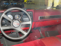 Image 5 of 12 of a 1985 CHEVROLET K10