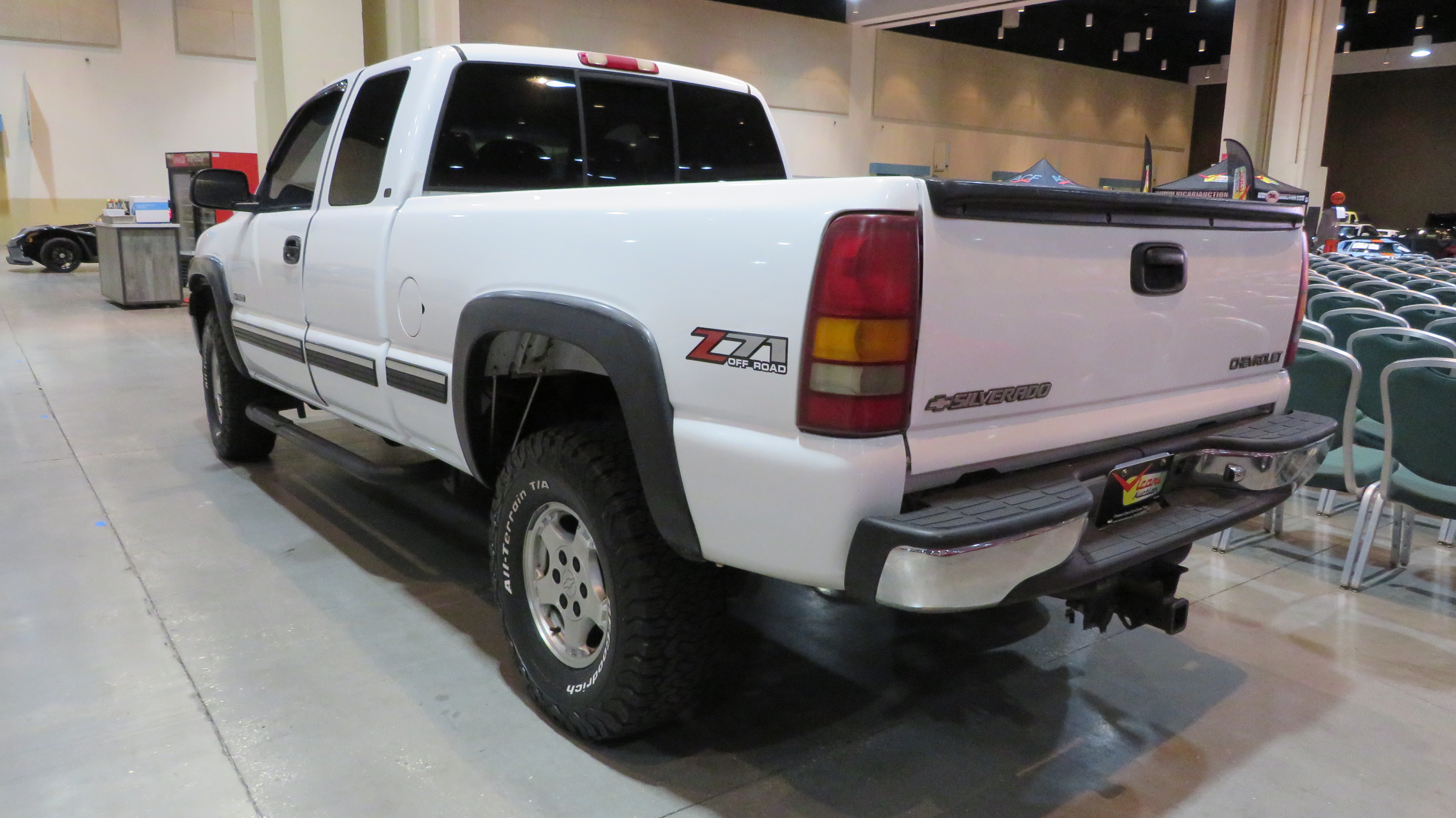 1st Image of a 2000 CHEVROLET SILVERADO 1500 LS Z71