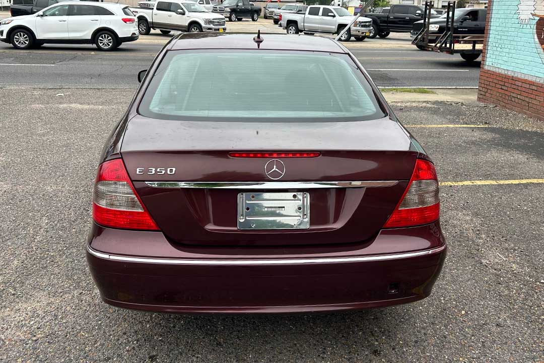 2nd Image of a 2007 MERCEDES-BENZ E-CLASS E350