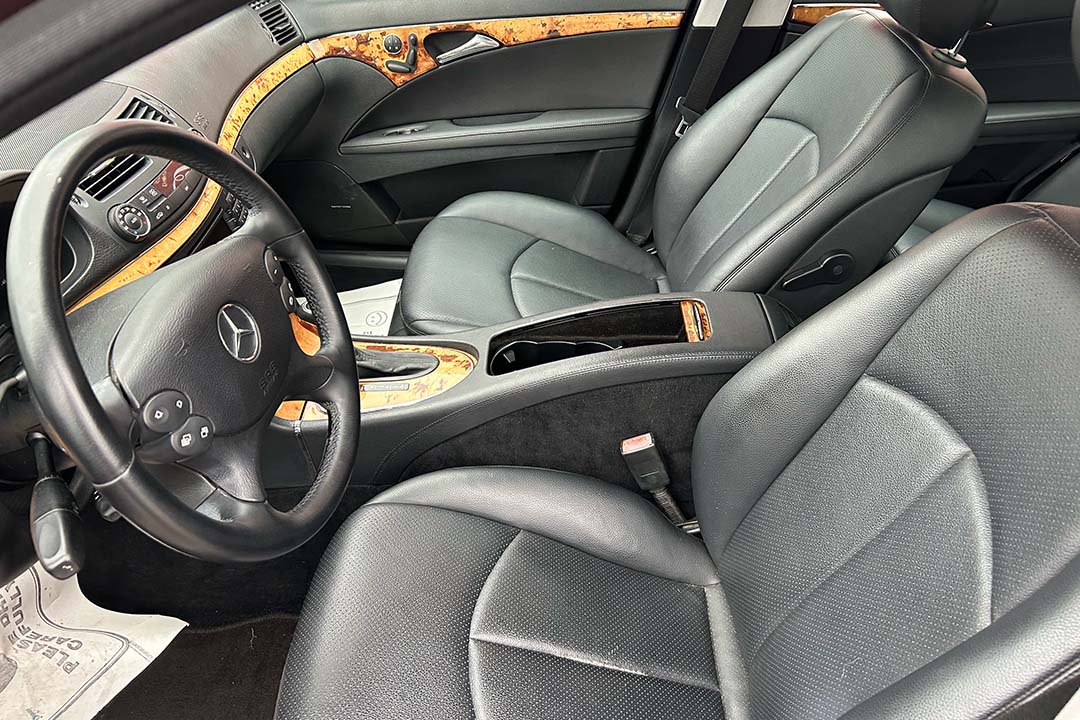 3rd Image of a 2007 MERCEDES-BENZ E-CLASS E350