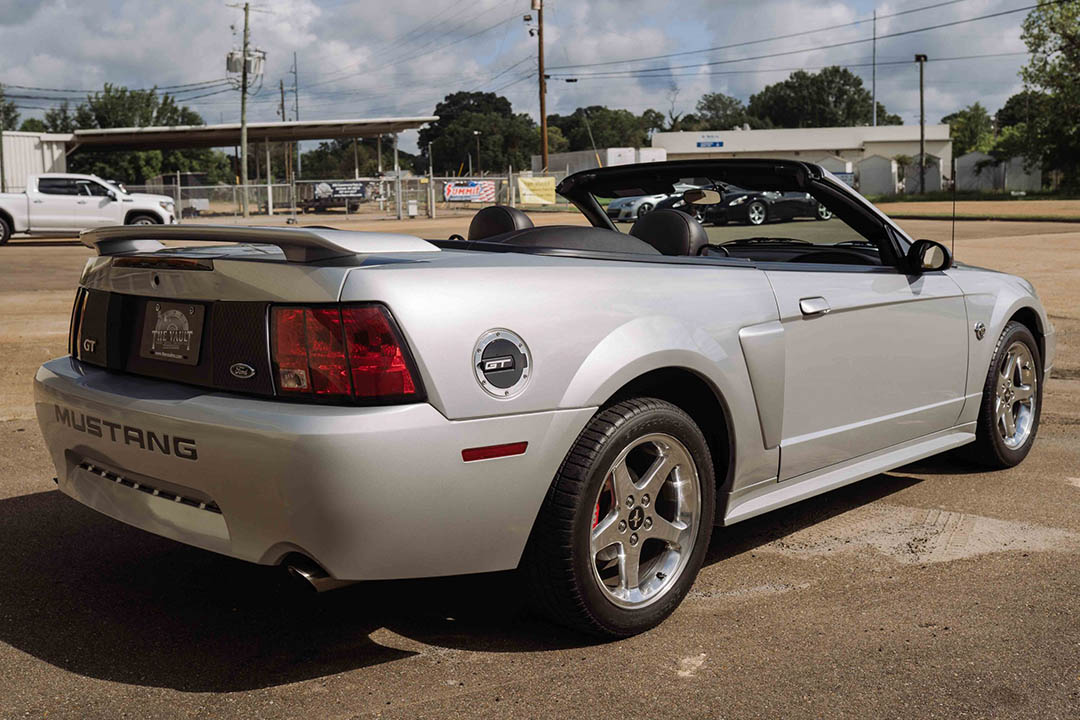7th Image of a 2004 FORD MUSTANG