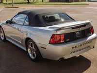 Image 3 of 36 of a 2004 FORD MUSTANG