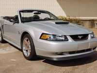 Image 6 of 36 of a 2004 FORD MUSTANG