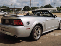 Image 8 of 36 of a 2004 FORD MUSTANG