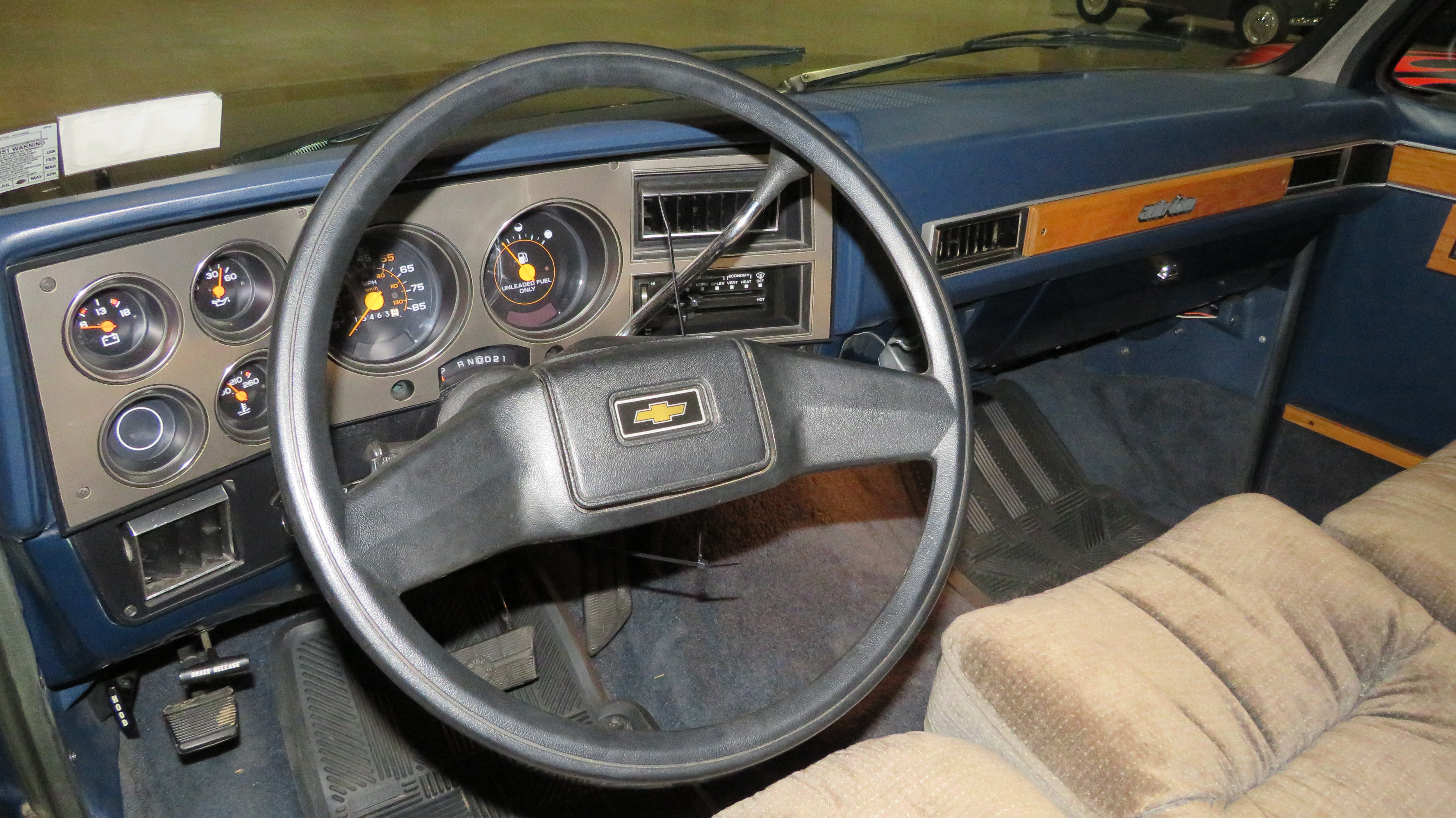 4th Image of a 1987 CHEVROLET C10