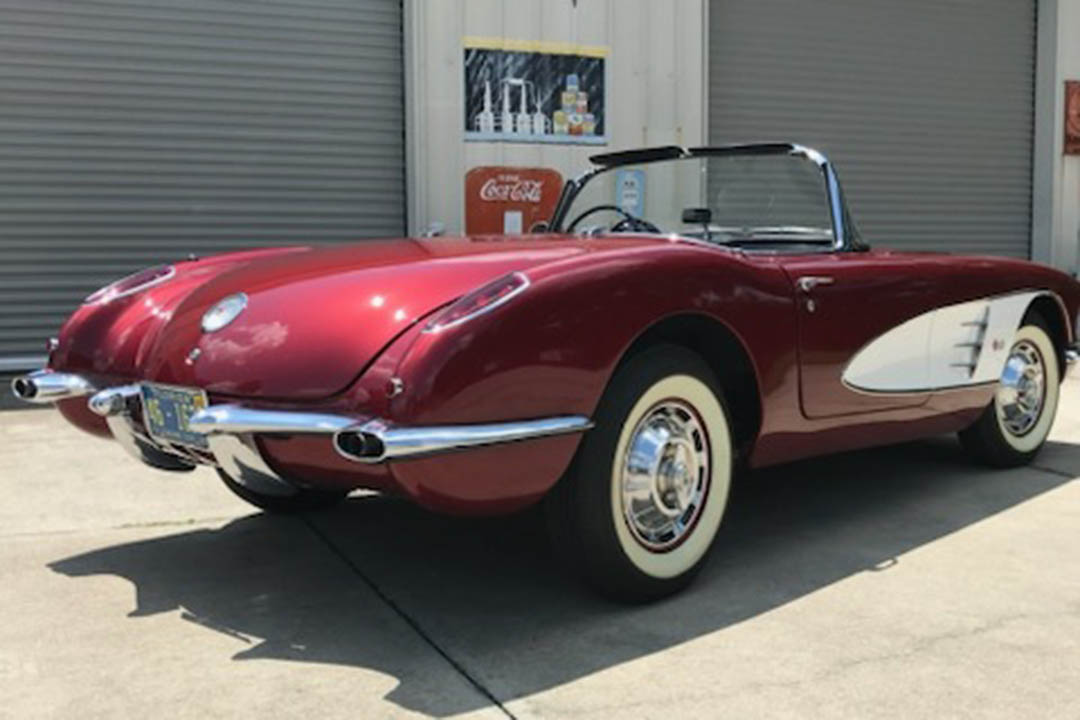 3rd Image of a 1960 CHEVROLET CORVETTE