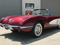 Image 4 of 9 of a 1960 CHEVROLET CORVETTE