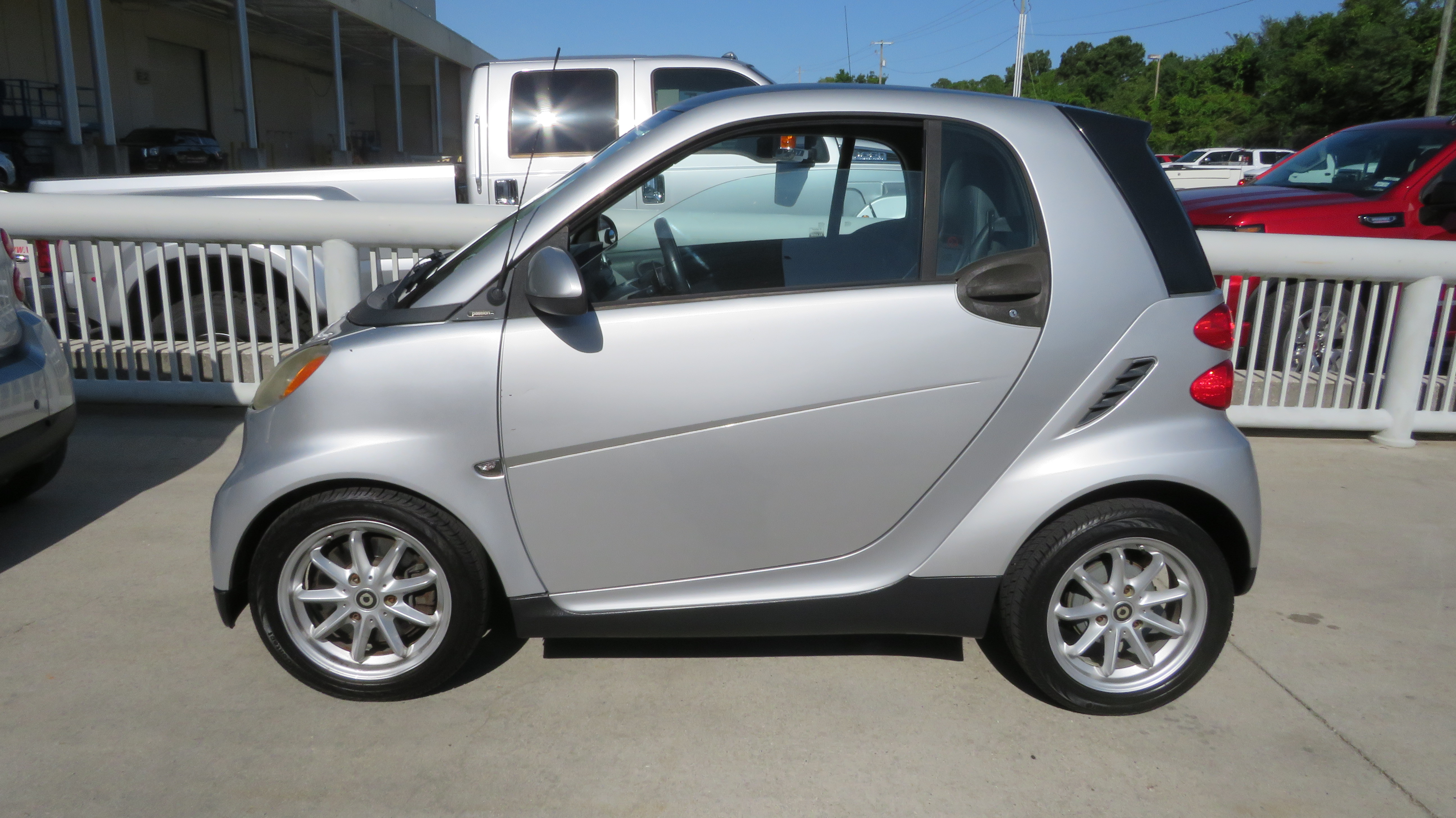 2nd Image of a 2009 SMART FORTWO