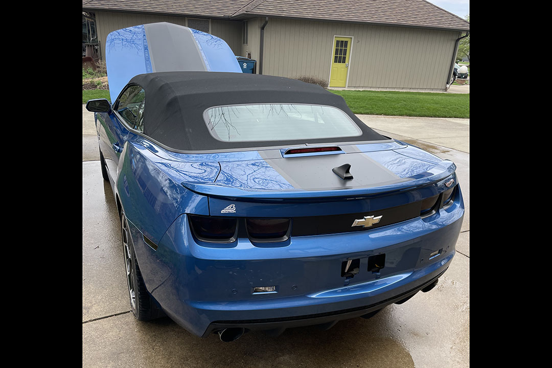 2nd Image of a 2013 CHEVROLET CAMARO 2SS