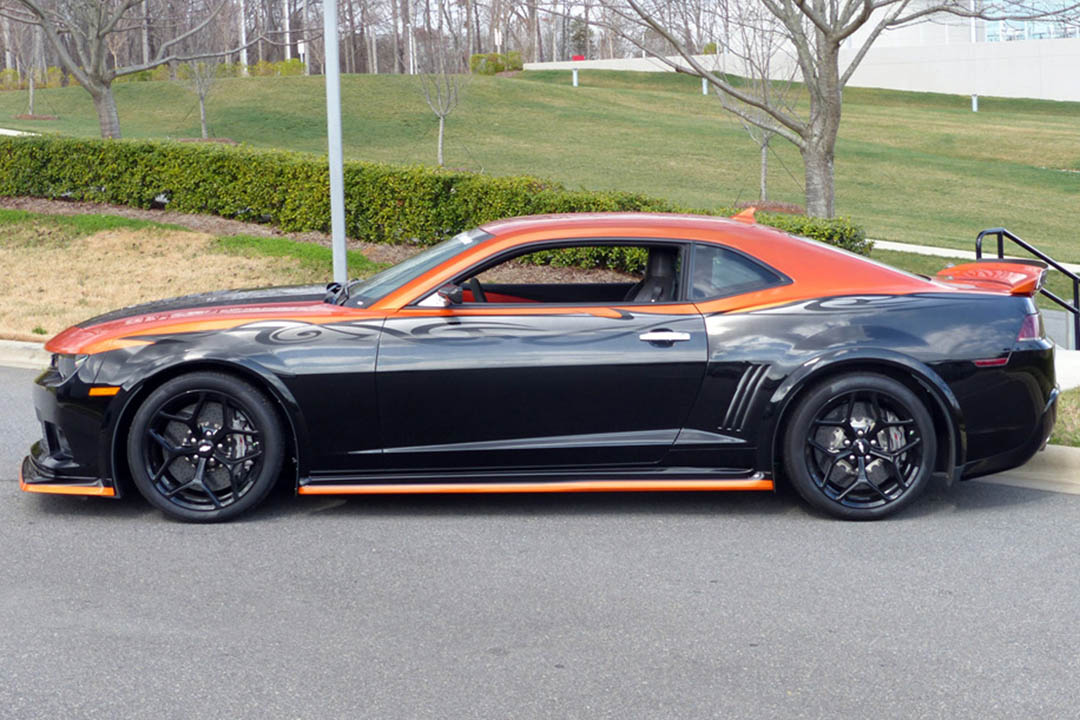 1st Image of a 2015 CHEVROLET CAMARO Z28