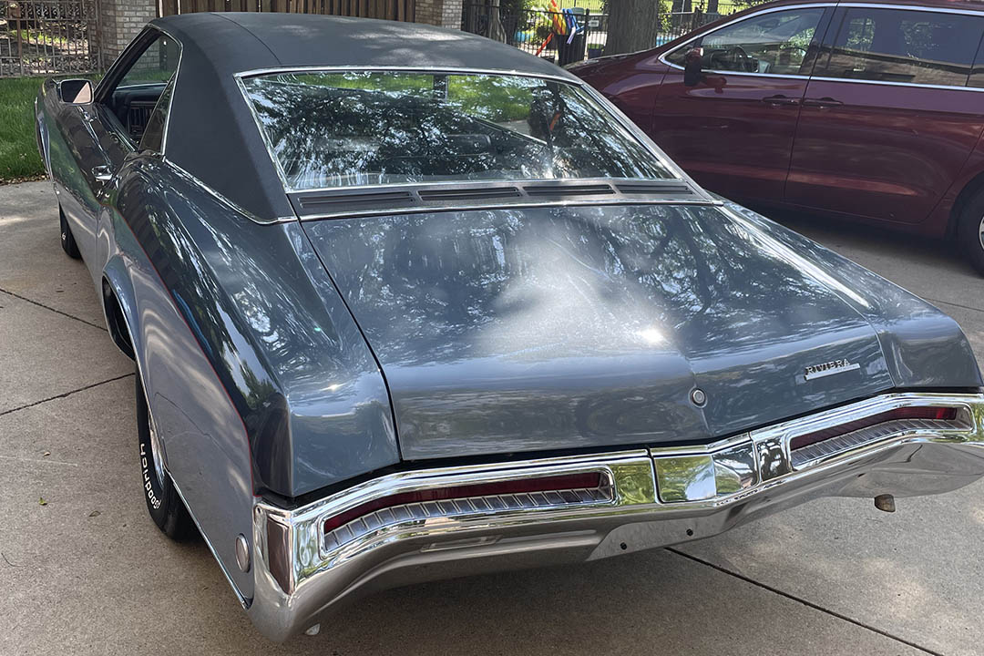 2nd Image of a 1968 BUICK RIVIERA