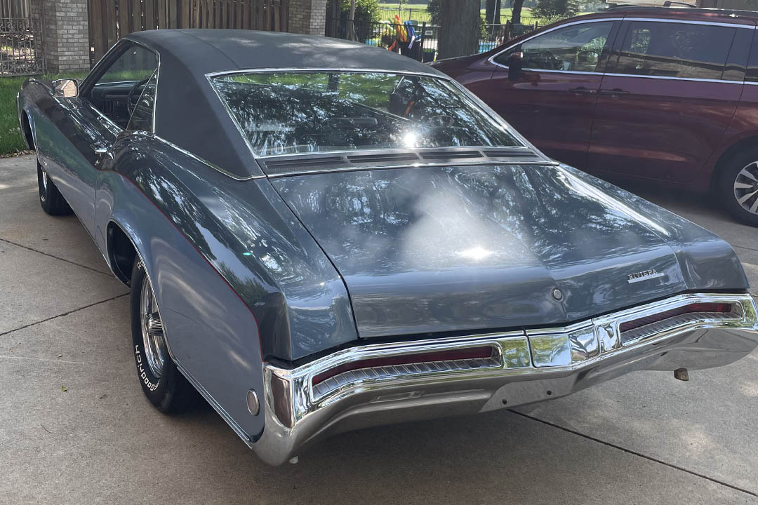 3rd Image of a 1968 BUICK RIVIERA