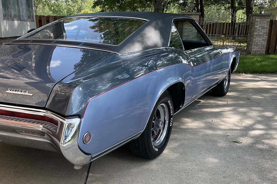 4th Image of a 1968 BUICK RIVIERA