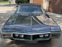 Image 6 of 9 of a 1968 BUICK RIVIERA