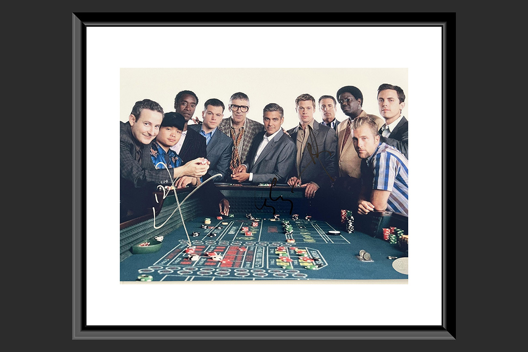0th Image of a N/A OCEAN'S ELEVEN CAST SIGNED MOVIE PHOTO