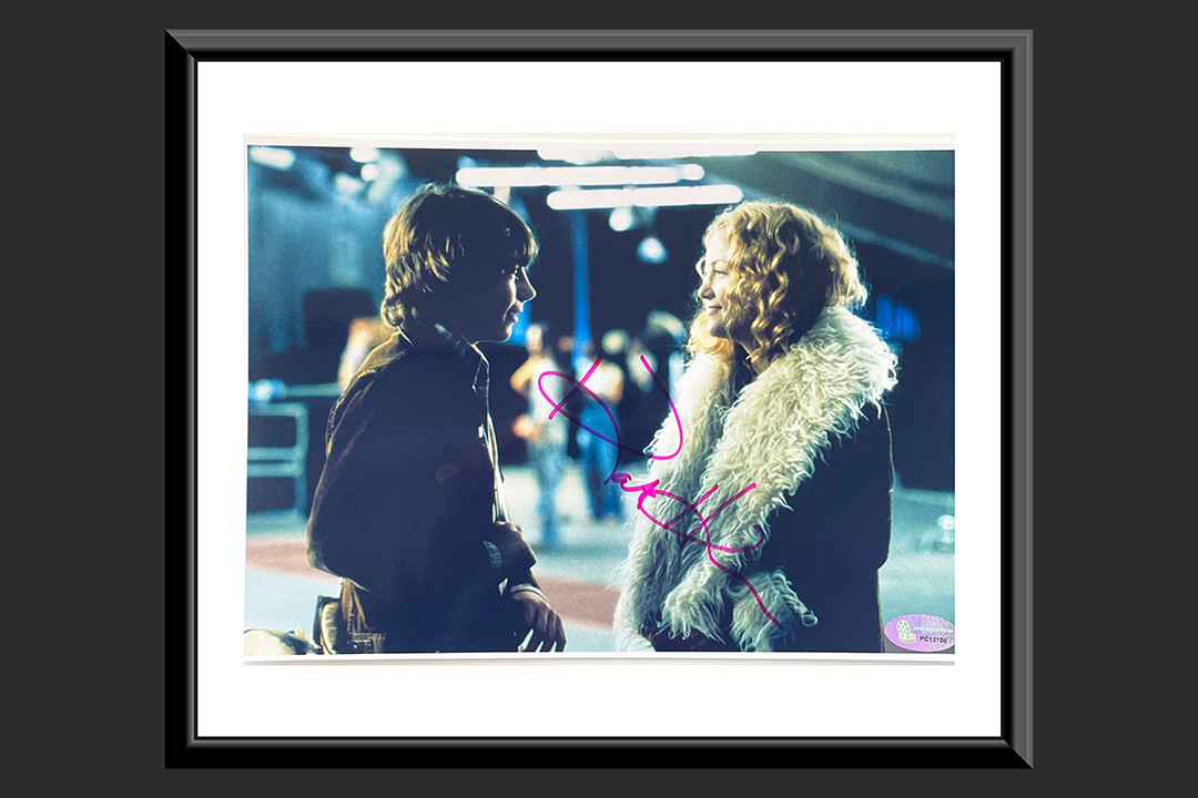 0th Image of a N/A ALMOST FAMOUS KATE HUDSON SIGNED PHOTO