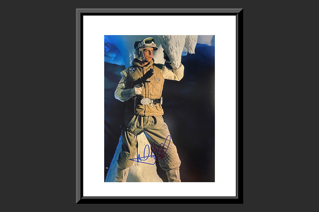 0th Image of a N/A STAR WARS MARK HAMILL SIGNED MOVIE PHOTO