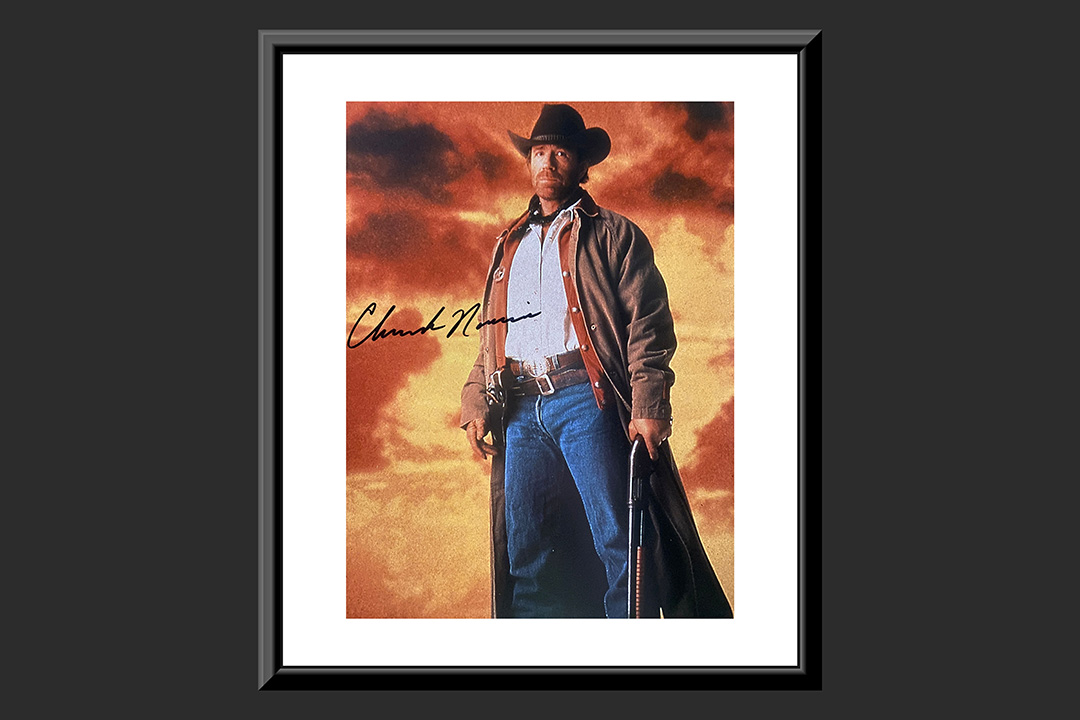 0th Image of a N/A WALKER TEXAS RANGERS CHUCK NORRIS SIGNED PHOTO