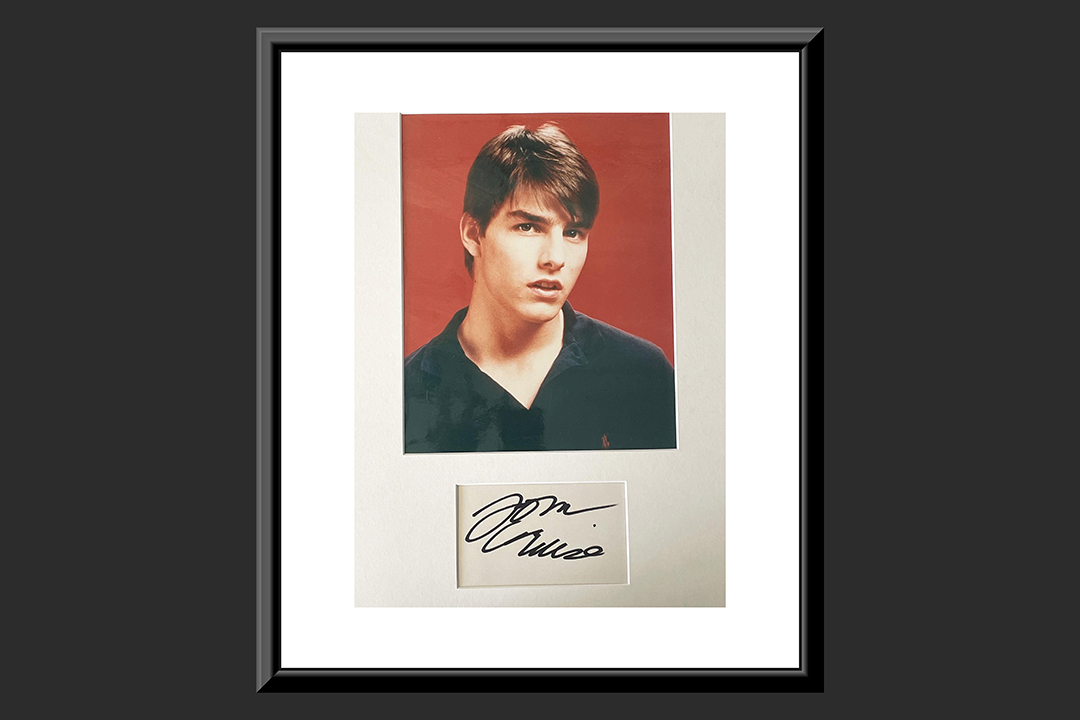 0th Image of a N/A TOM CRUISE ORIGINAL SIGNATURE AND PHOTO IN CUSTOM MATTE