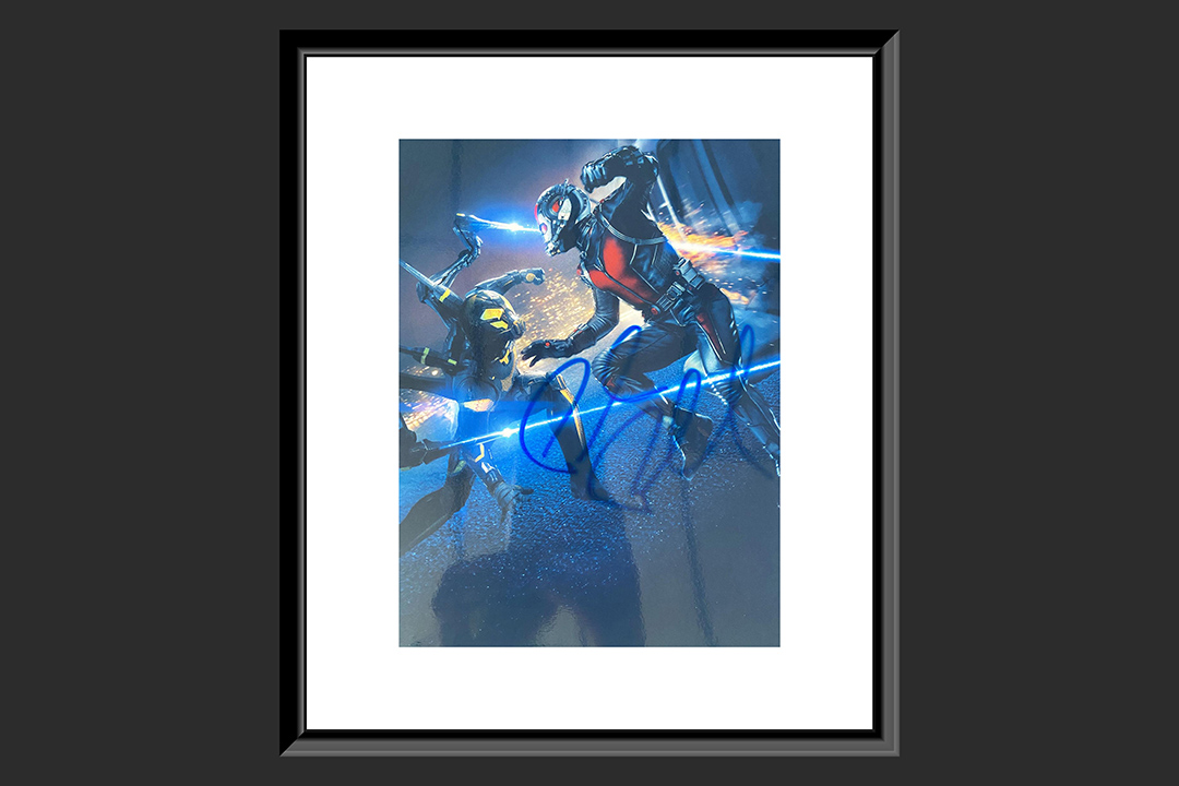 0th Image of a N/A ANT-MAN PAUL RUDD SIGNED PHOTO