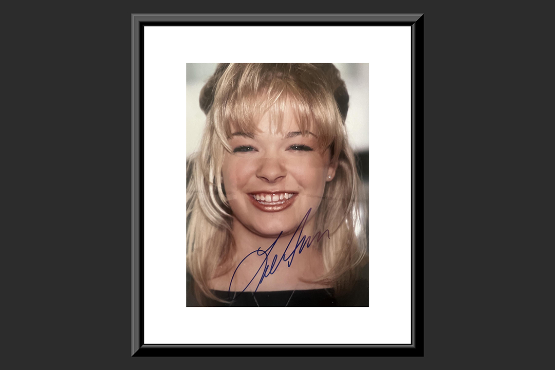 0th Image of a N/A LEANN RIMES SIGNED PHOTO