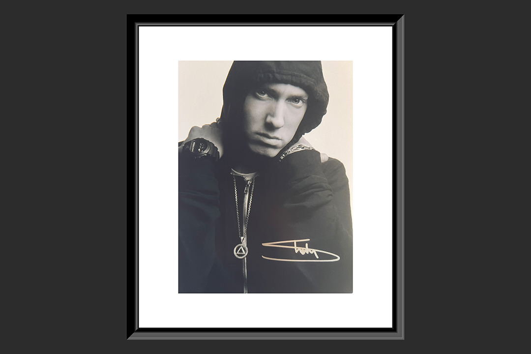 0th Image of a N/A EMINEM SIGNED PHOTO