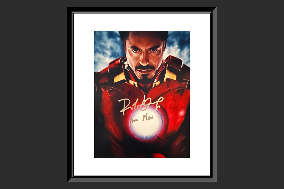 0th Image of a N/A IRON MAN ROBERT DOWNEY JR SIGNED PHOTO