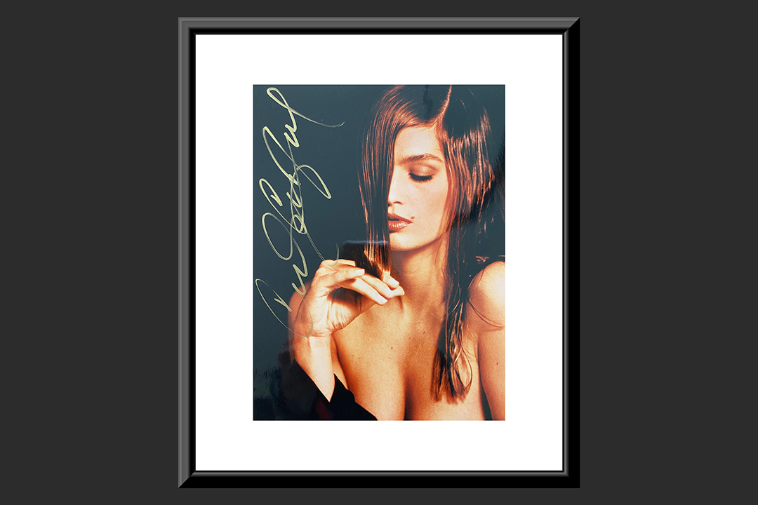 0th Image of a N/A CINDY CRAWFORD SIGNED PHOTO