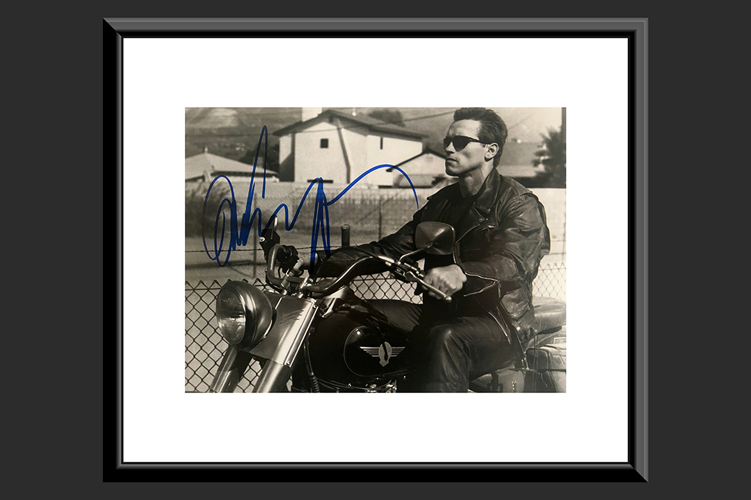 0th Image of a N/A TERMINATOR 2 ARNOLD SCHWARZENEGGER SIGNED PHOTO