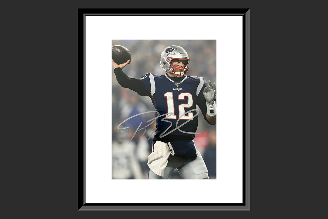 0th Image of a N/A NEW ENGLAND PATRIOTS TOM BRADY SIGNED PHOTO