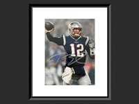 Image 1 of 1 of a N/A NEW ENGLAND PATRIOTS TOM BRADY SIGNED PHOTO