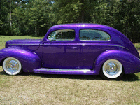 Image 3 of 17 of a 1940 FORD DELUXE