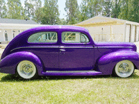 Image 4 of 17 of a 1940 FORD DELUXE