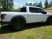 Image 5 of 13 of a 2019 FORD F-150 RAPTOR