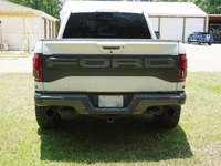 Image 7 of 13 of a 2019 FORD F-150 RAPTOR