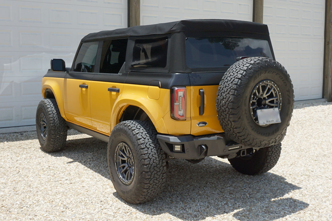 2nd Image of a 2021 FORD BRONCO BADLANDS