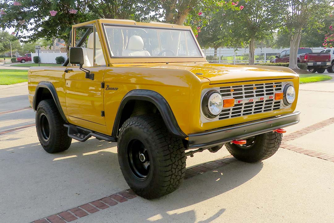 3rd Image of a 1969 FORD BRONCO 4X4