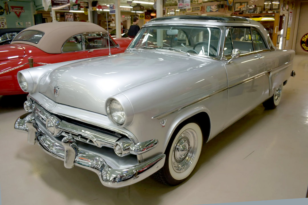 0th Image of a 1954 FORD CRESTLINE SKYLINER VICTORIA