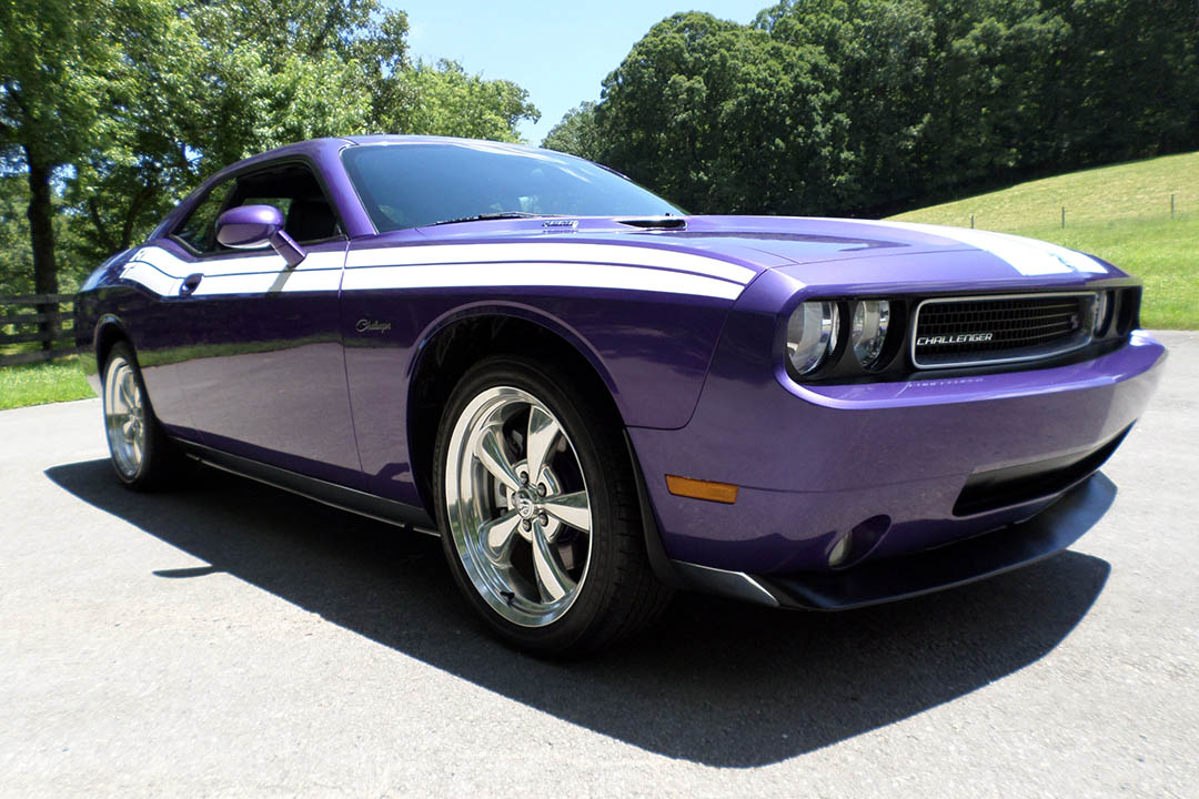 2nd Image of a 2010 DODGE CHALLENGER R/T