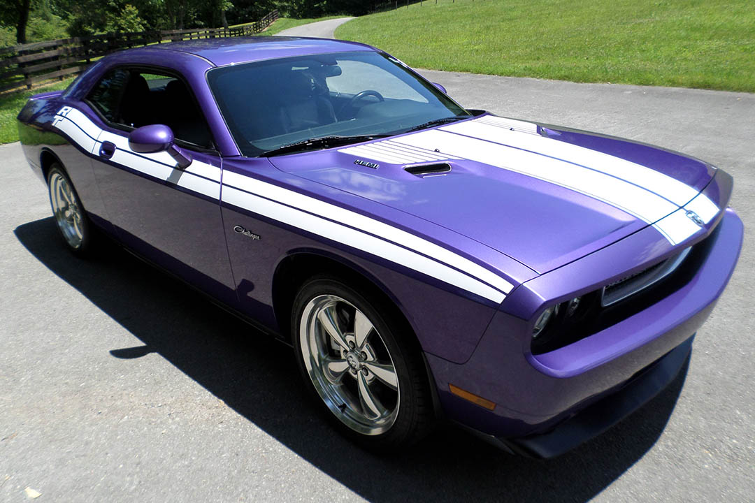 3rd Image of a 2010 DODGE CHALLENGER R/T